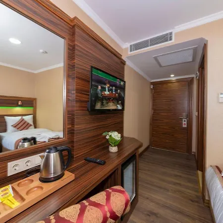 Vision Deluxe Hotel 3*