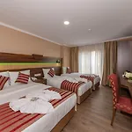 Vision Deluxe Hotel 3*